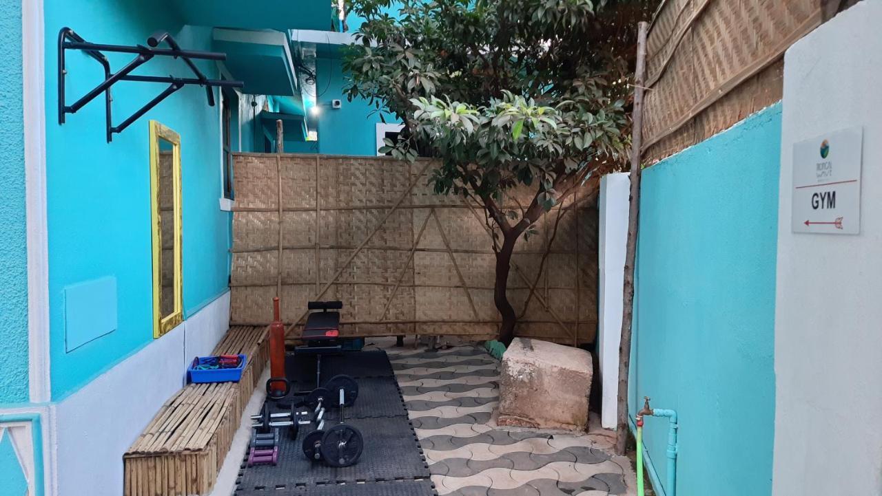 Tropical Wave Hostel Morjim Goa Exterior photo