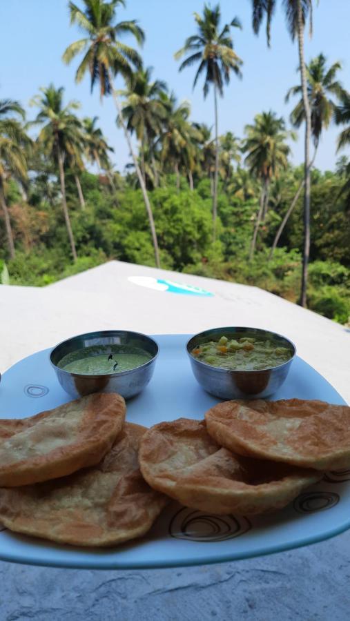 Tropical Wave Hostel Morjim Goa Exterior photo