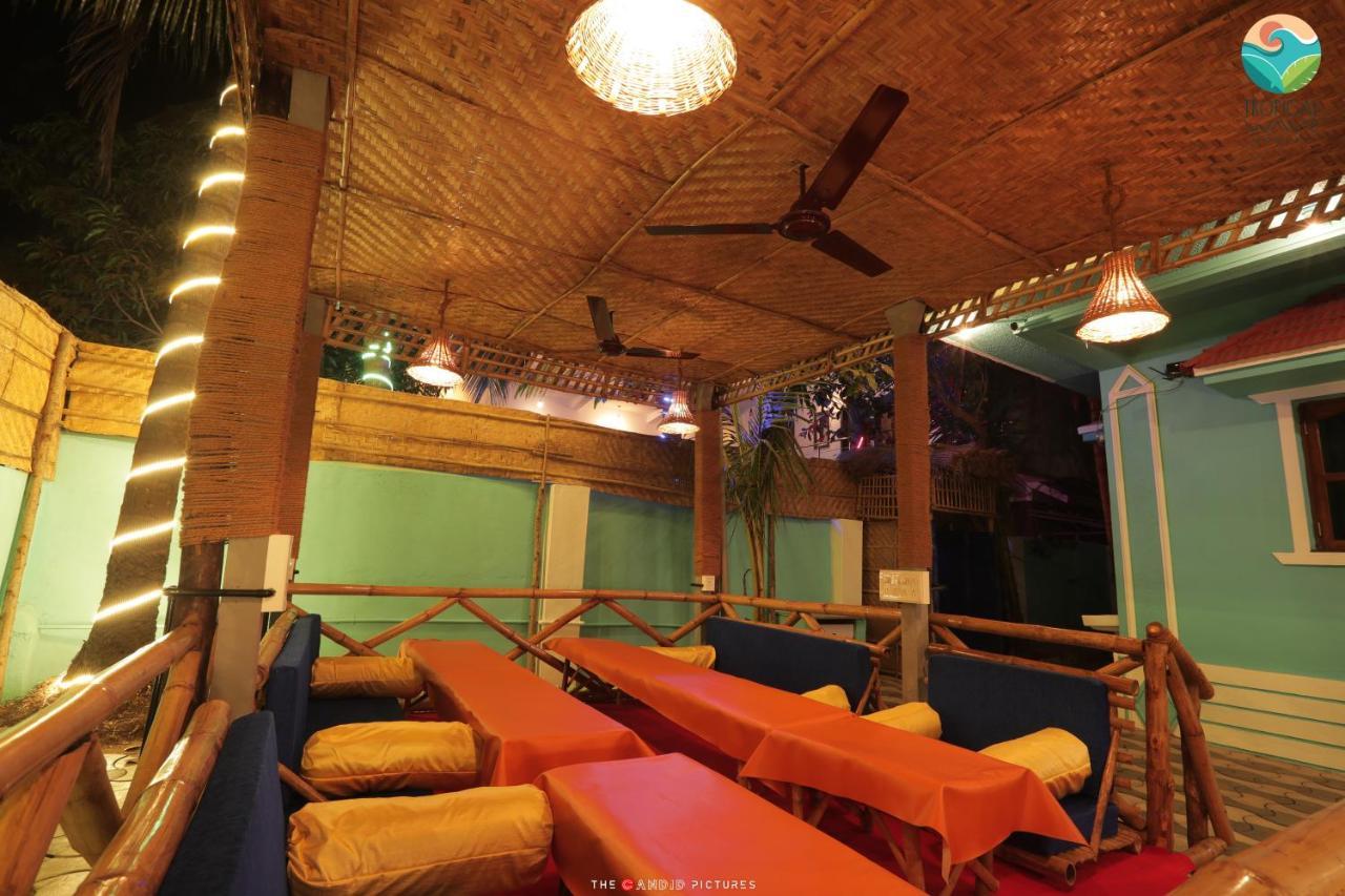 Tropical Wave Hostel Morjim Goa Exterior photo