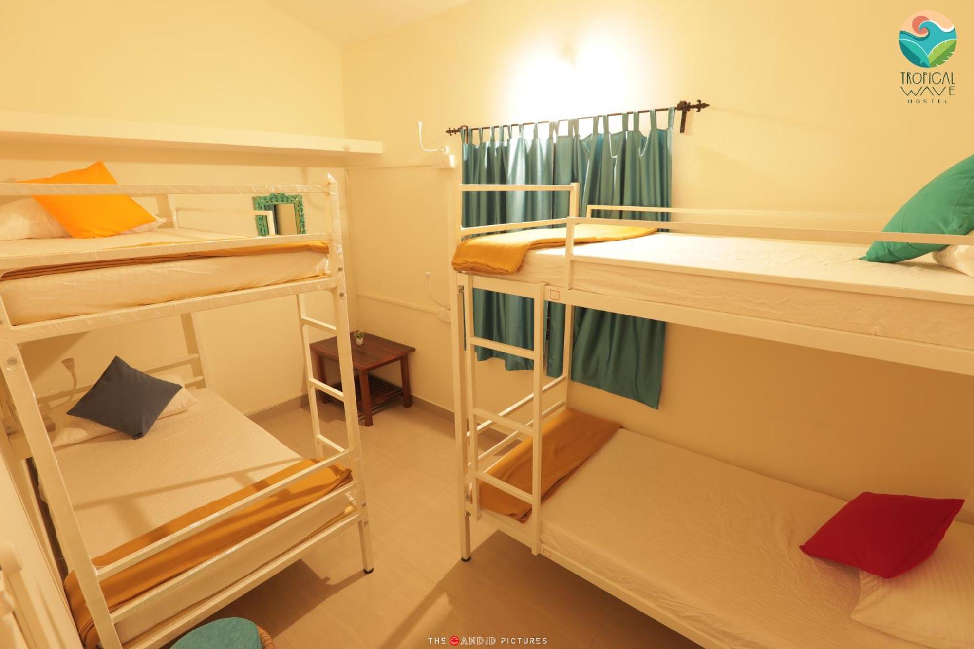 Tropical Wave Hostel Morjim Goa Exterior photo