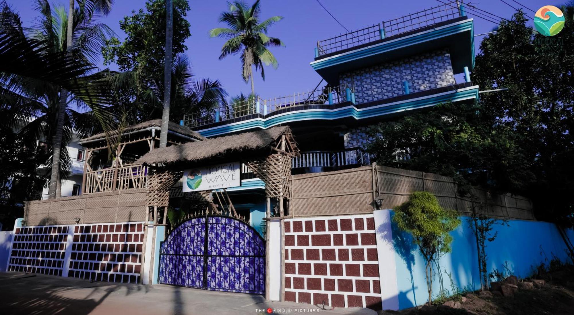Tropical Wave Hostel Morjim Goa Exterior photo