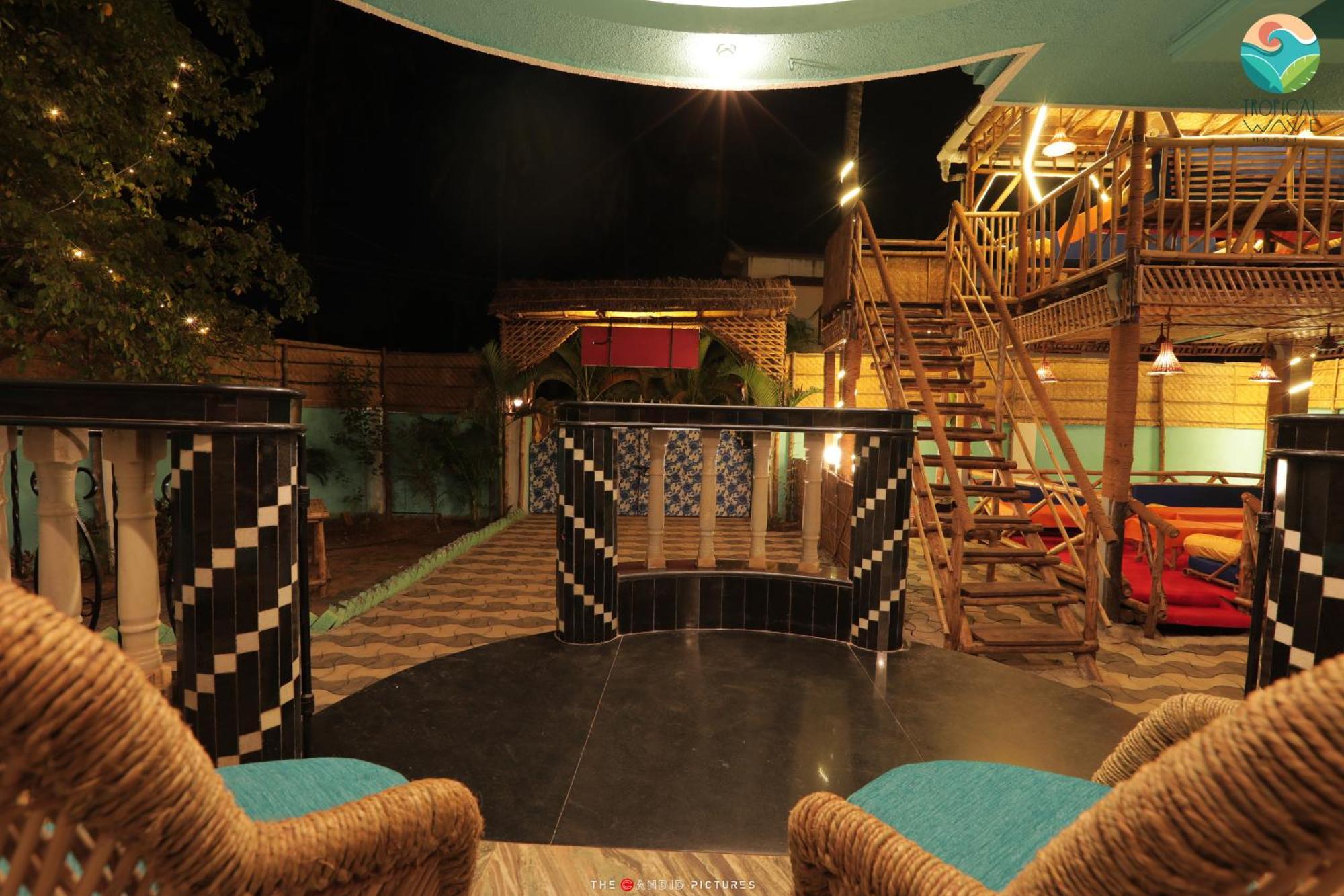 Tropical Wave Hostel Morjim Goa Exterior photo